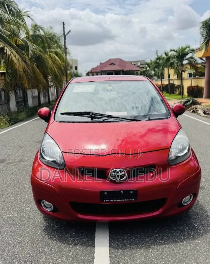 Toyota Aygo 1.0 5-Door 2010 Red
