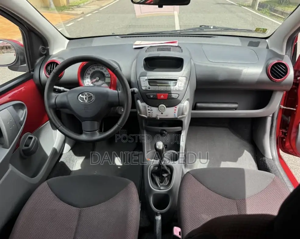 Toyota Aygo 1.0 5-Door 2010 Red