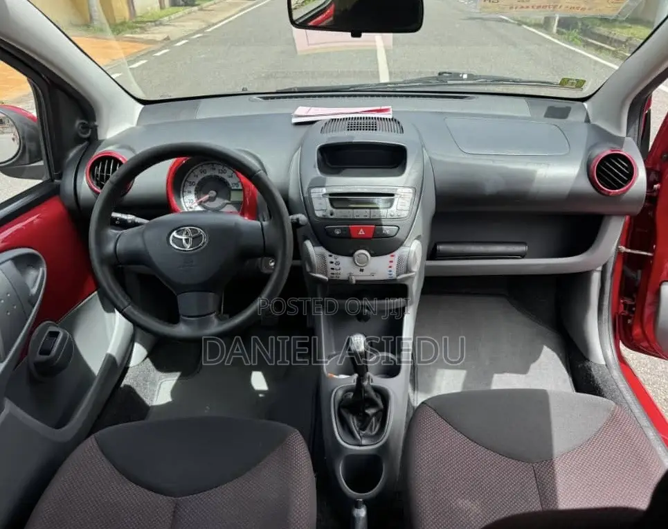 Toyota Aygo 1.0 5-Door 2010 Red