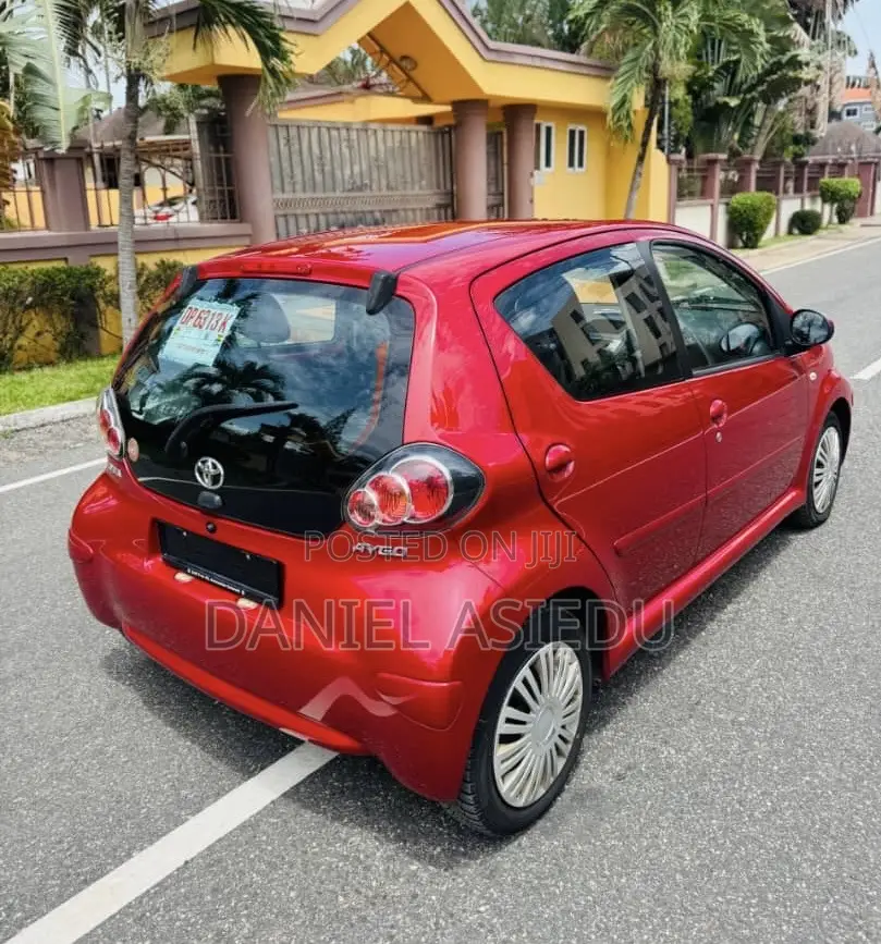 Toyota Aygo 1.0 5-Door 2010 Red