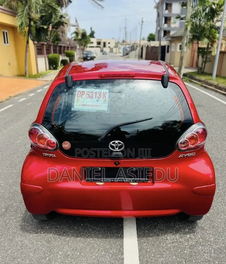 Toyota Aygo 1.0 5-Door 2010 Red
