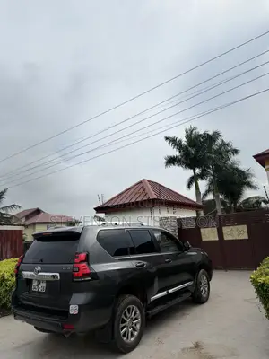 Toyota Land Cruiser Prado 2.7 2018 Gray