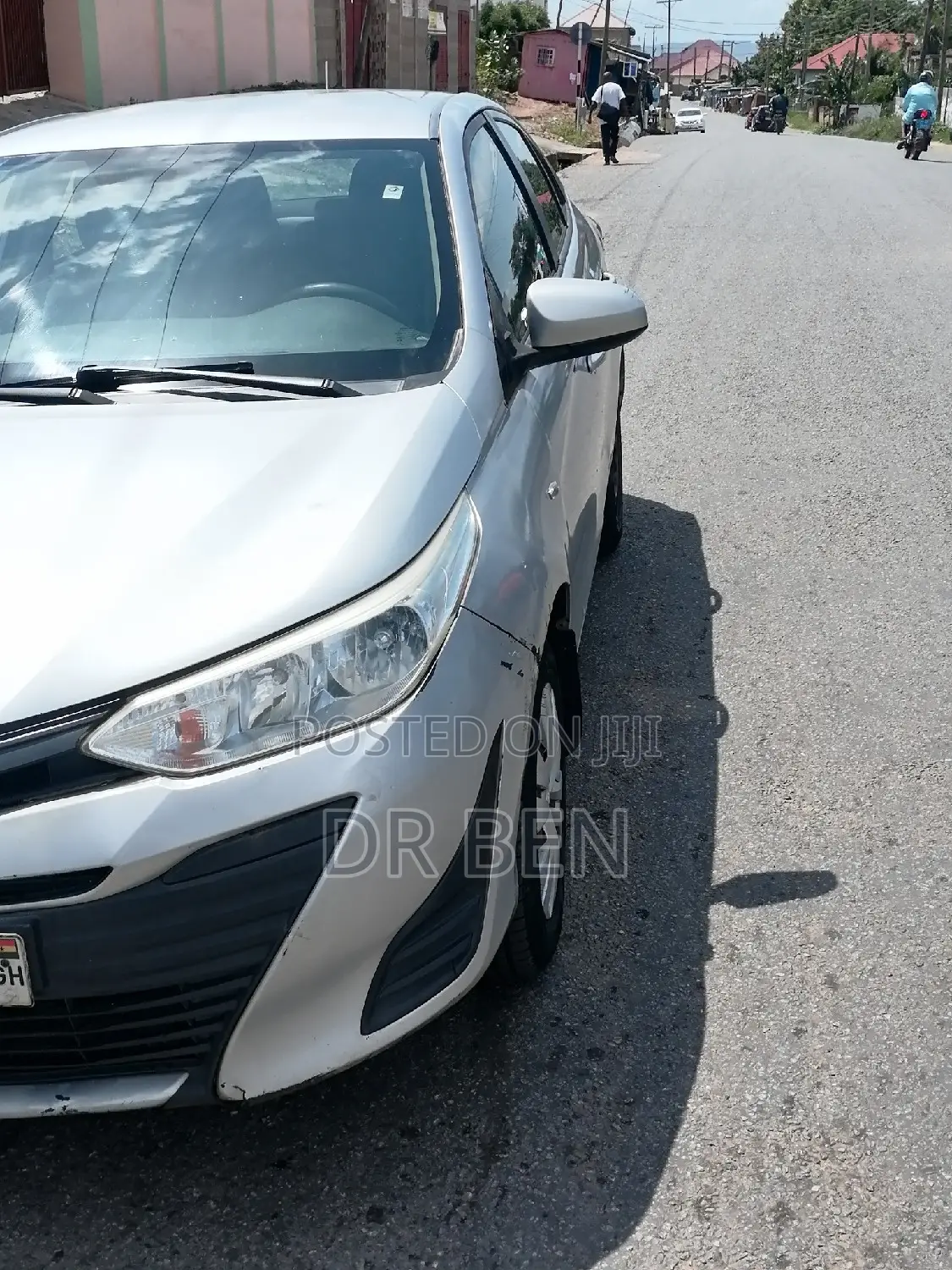 Toyota Yaris L Sedan 4dr 2019 Silver