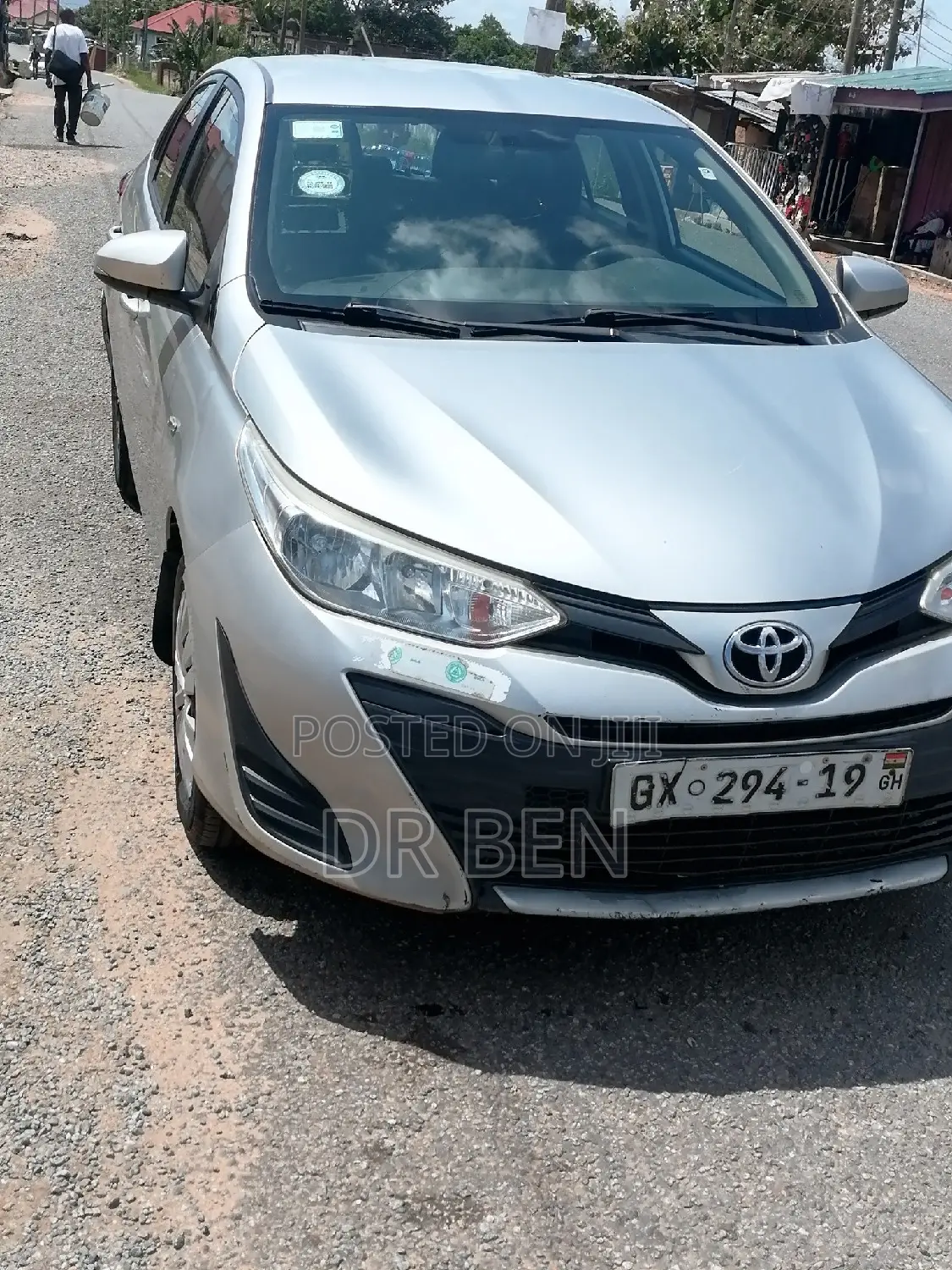 Toyota Yaris L Sedan 4dr 2019 Silver