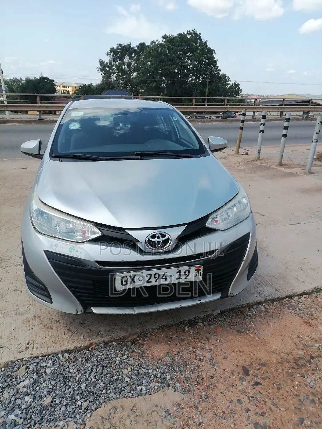 Toyota Yaris L Sedan 4dr 2019 Silver