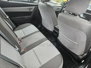 Toyota Corolla 2018 Silver