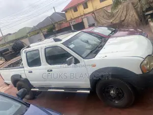 Nissan Hardbody 2010 White