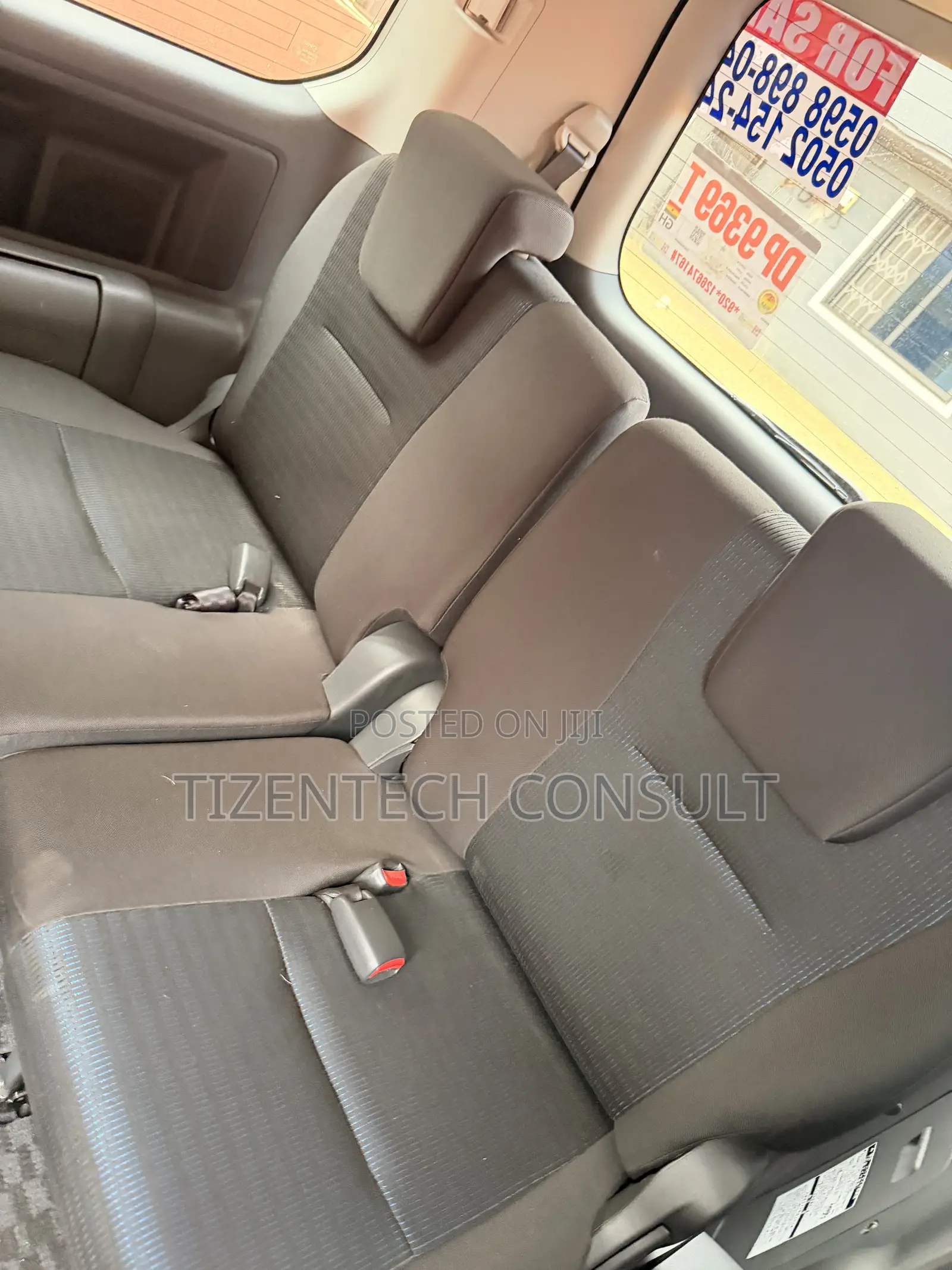 Toyota Voxy 2009 Silver
