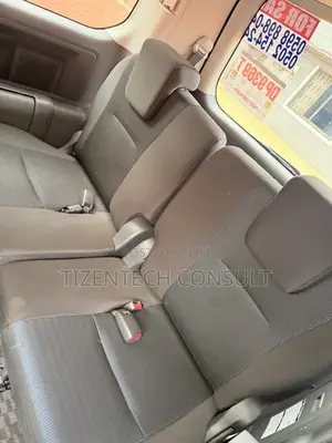 Toyota Voxy 2009 Silver