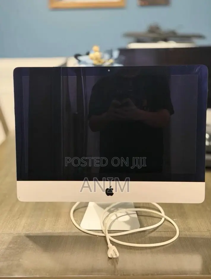 Desktop Computer Apple iMac 8GB Intel Core i5 SSD 512GB