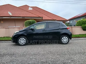 Toyota Vitz 1.0 FWD 5dr 2014 Black
