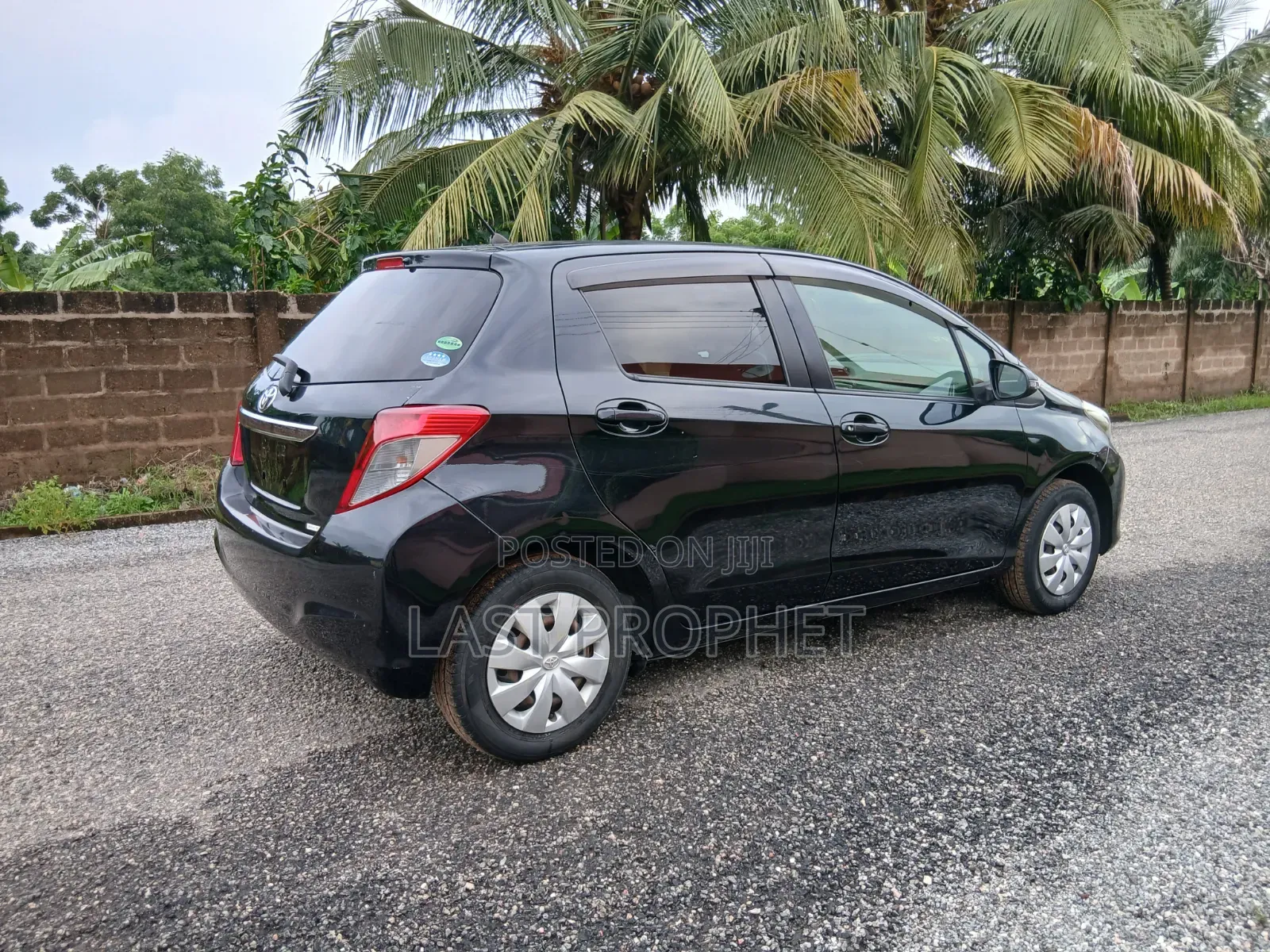 Toyota Vitz 1.0 FWD 5dr 2014 Black