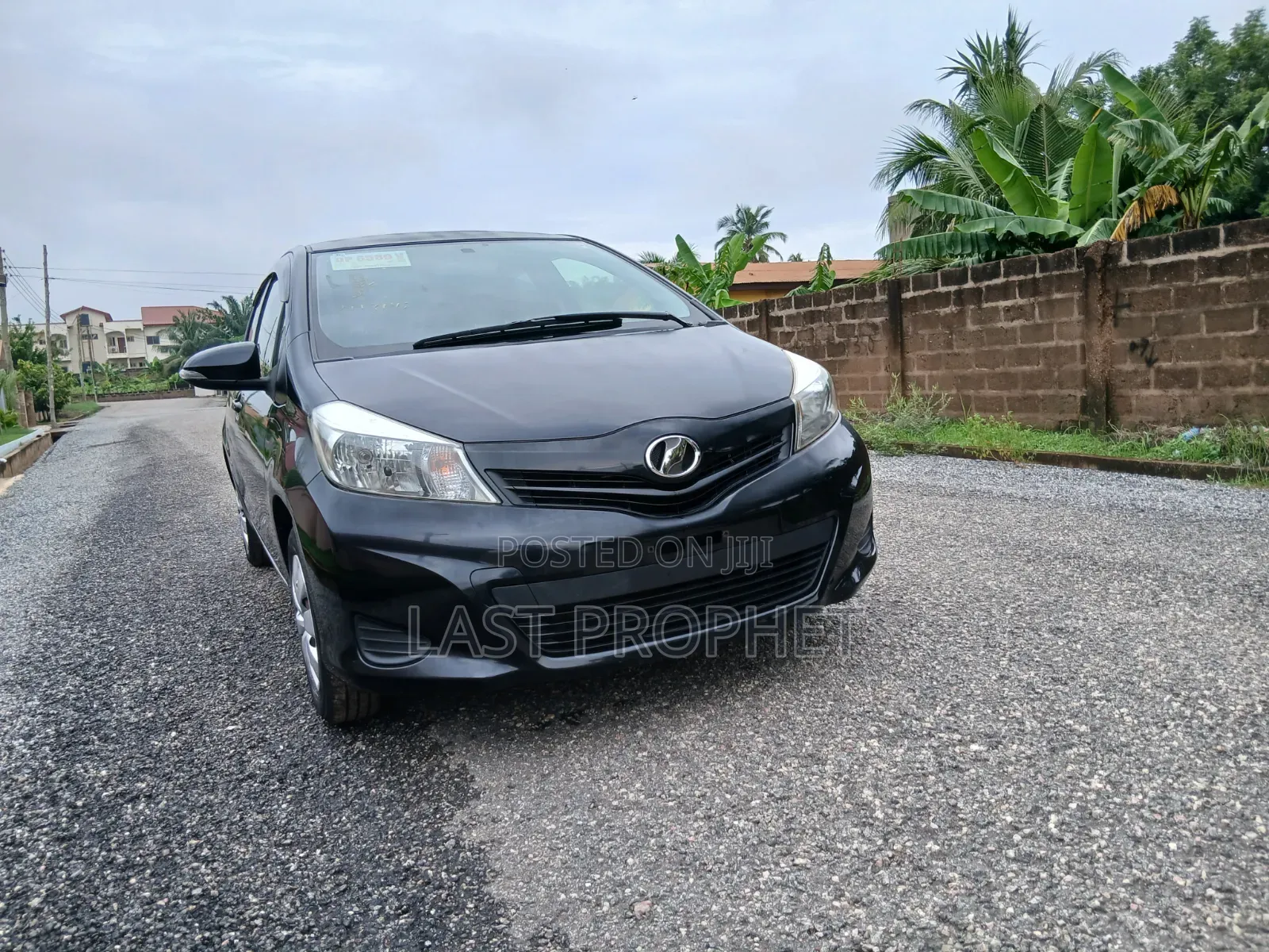 Toyota Vitz 1.0 FWD 5dr 2014 Black