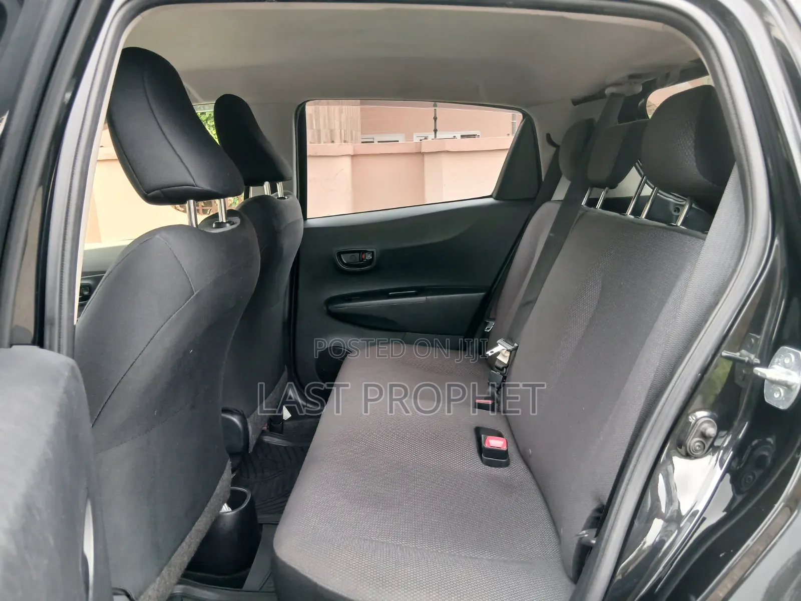 Toyota Vitz 1.0 FWD 5dr 2014 Black