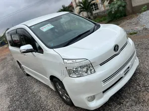 Toyota Voxy 2010 White