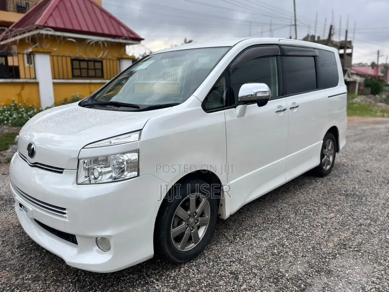 Toyota Voxy 2010 White