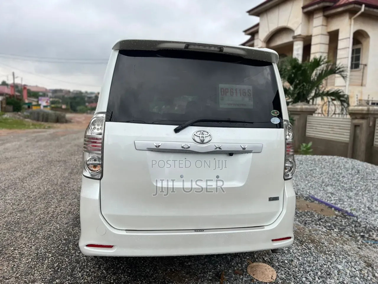 Toyota Voxy 2010 White