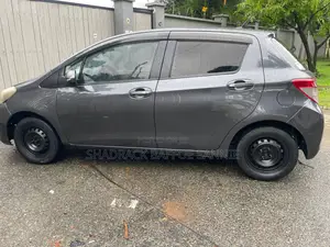 Toyota Vitz 1.3 AWD 3dr 2012 Gray