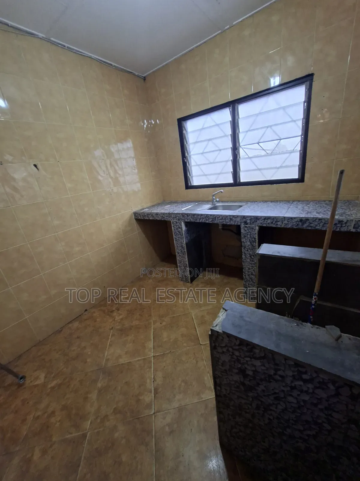 1bdrm Apartment in Dome , K. Boat, Ga East Municipal for rent