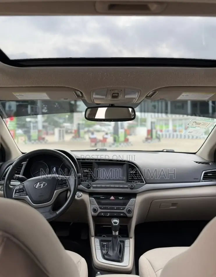 Hyundai Elantra 2018 White