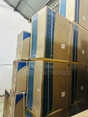 Ultra Modern Sleek White Wm Semi Automatic 7kg Midea