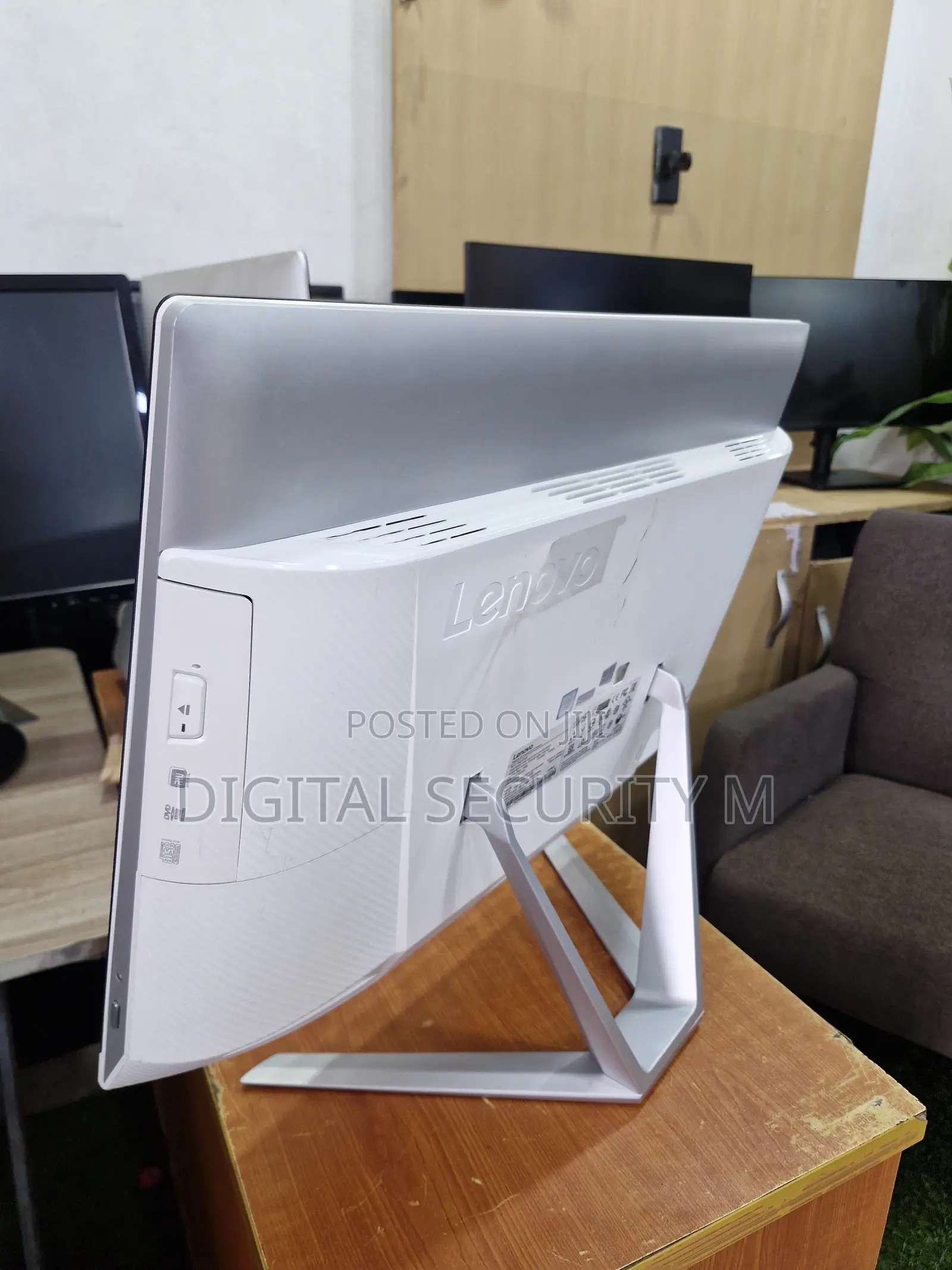 Desktop Computer Lenovo ideacentre AIO 730S 8GB Intel Core i5 SSD 128GB