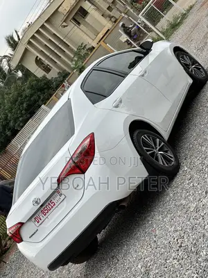 Toyota Corolla 2018 White