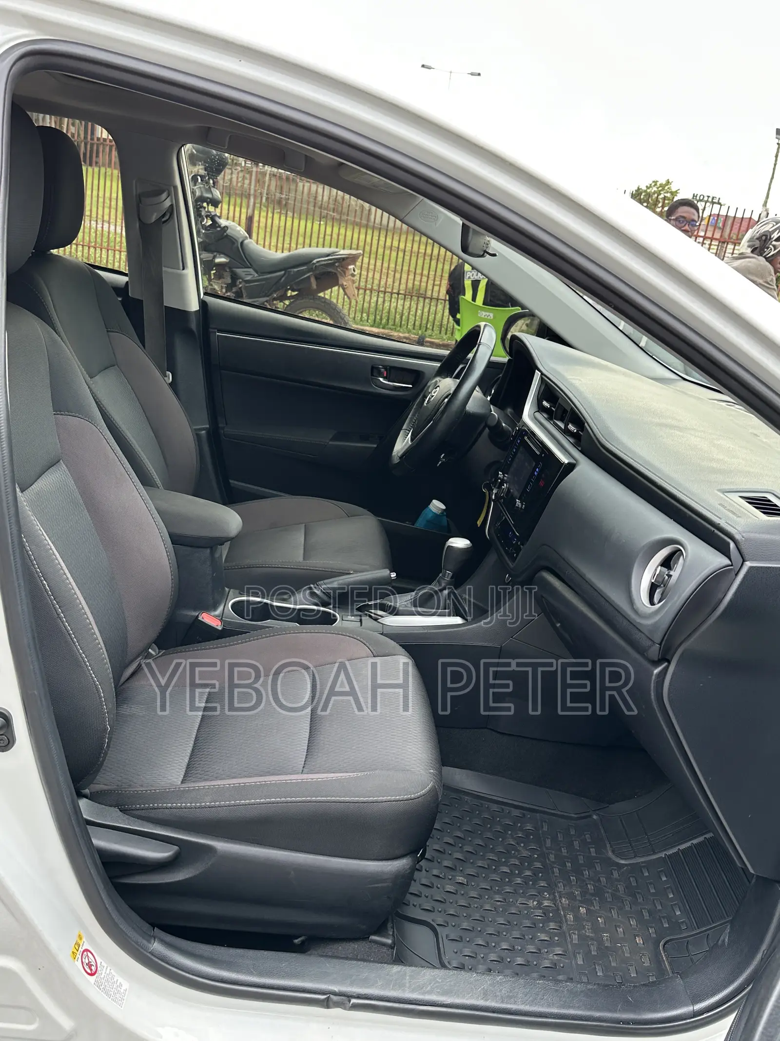Toyota Corolla 2018 White