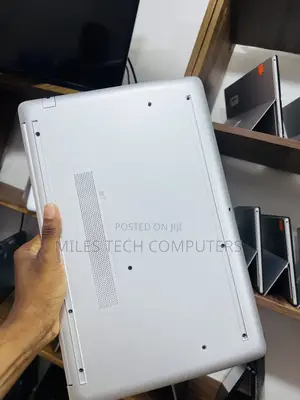 Laptop HP 15-da2933nia 8GB Intel Core i5 HDD 1T