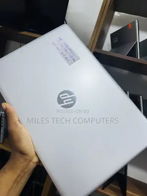 Laptop HP 15-da2933nia 8GB Intel Core i5 HDD 1T