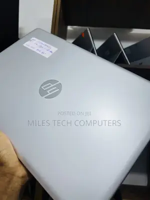 Laptop HP 15-da2933nia 8GB Intel Core i5 HDD 1T