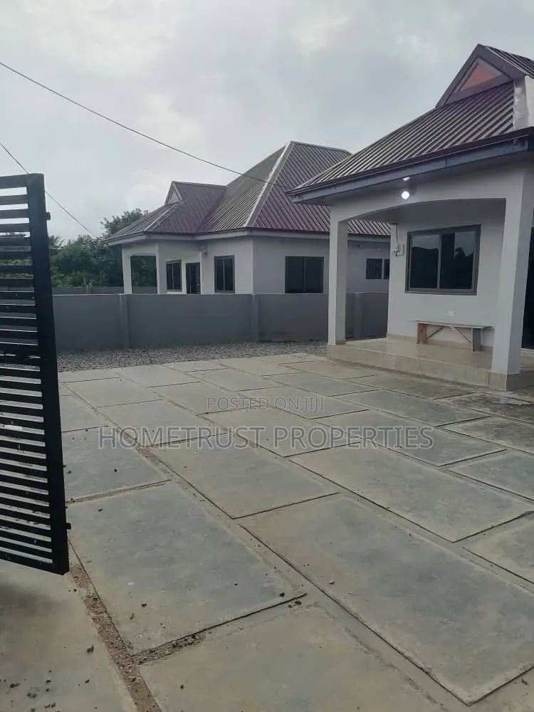 2bdrm House in Amasaman Pobimen for rent