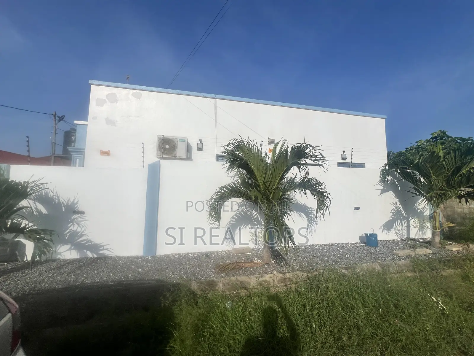 3bdrm House in Modern Home, Baatsona Total for rent