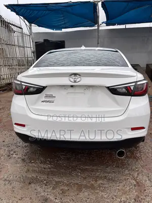 Toyota Yaris LE Sedan 4dr 2019 White
