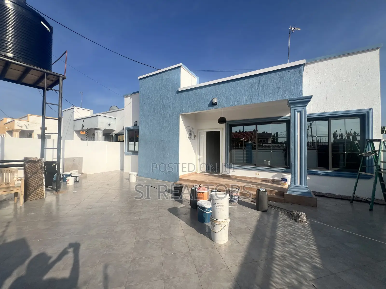 3bdrm House in Modern Home, Baatsona Total for rent