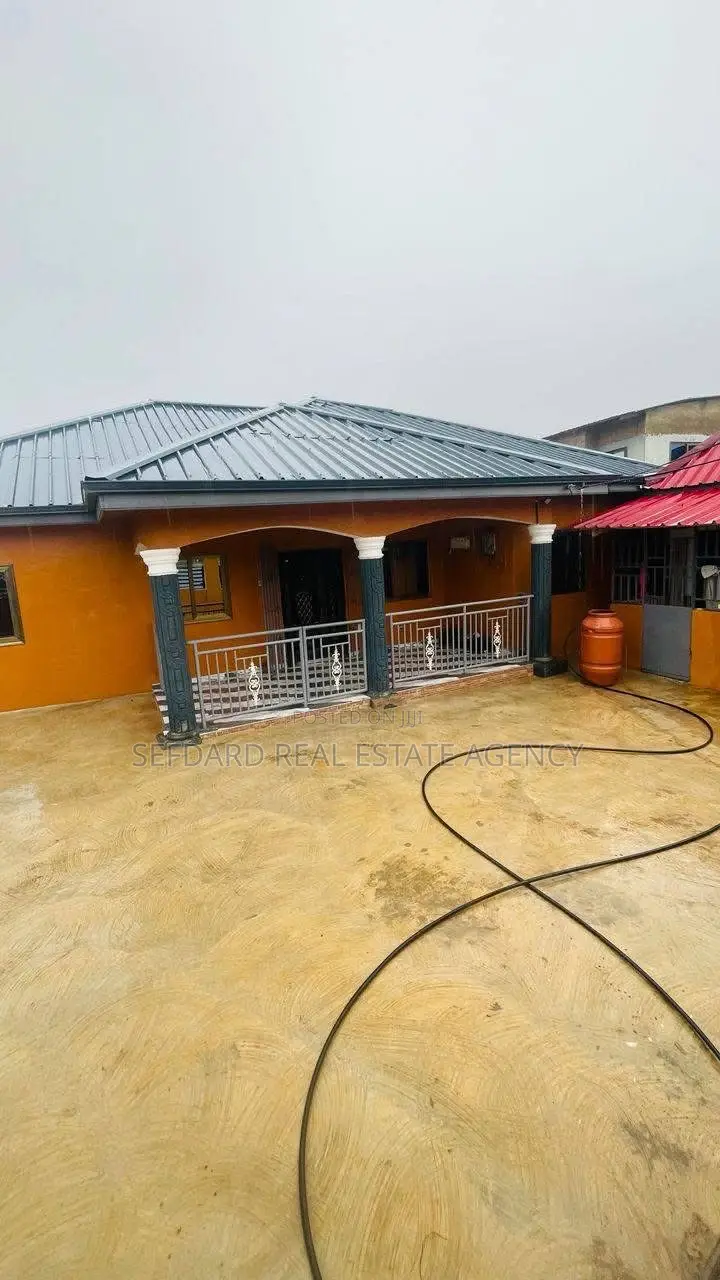 4bdrm House in Sefdard Properties, Pokuase for rent