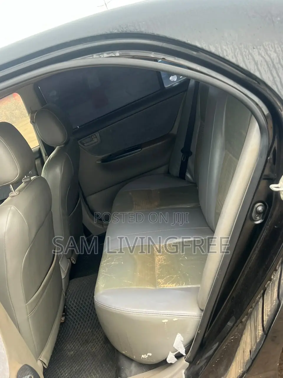 Toyota Corolla LE 4dr Sedan (1.8L 4cyl 4A) 2011 Black