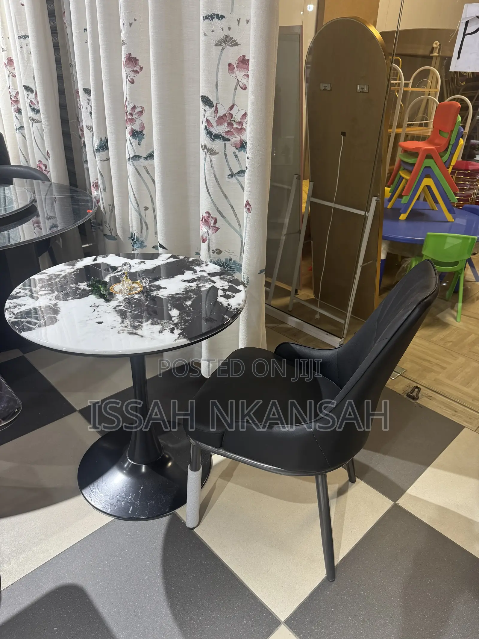 Executive Chair and Table