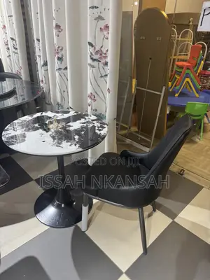 Executive Chair and Table