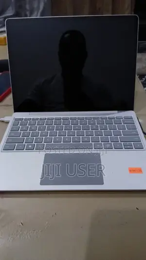 New Laptop Microsoft Surface Go 2 16GB Intel Core i5 HDD 256GB
