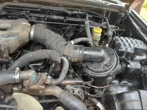 Nissan Hardbody 2000 Black