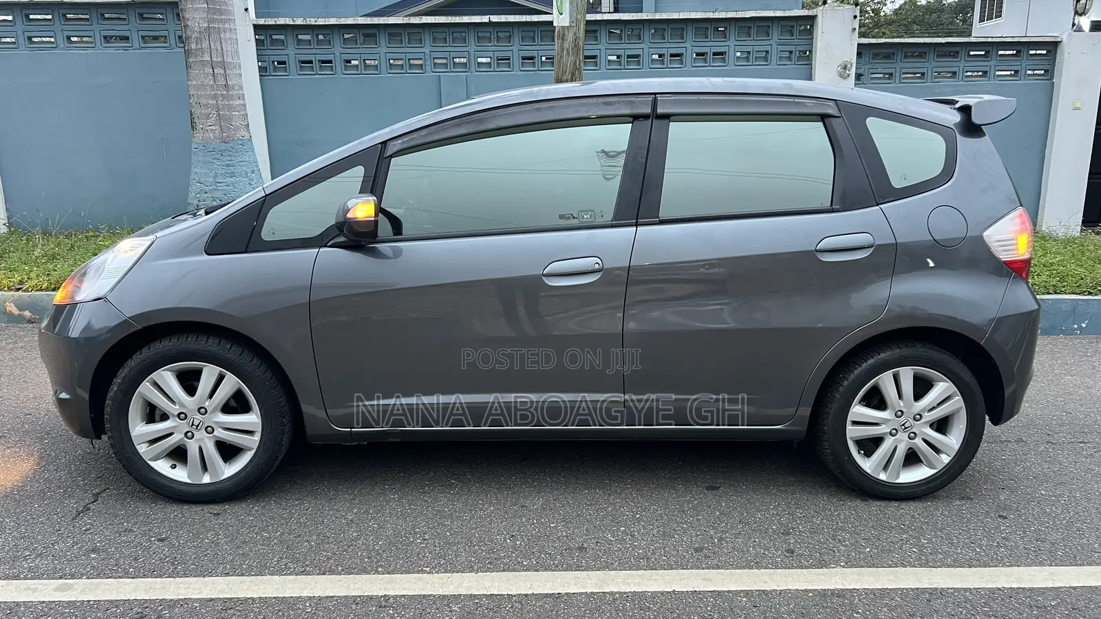 Honda Fit Automatic 2010 Gray