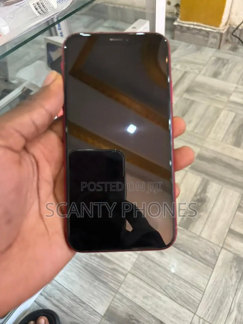 Apple iPhone XR 64 GB Red