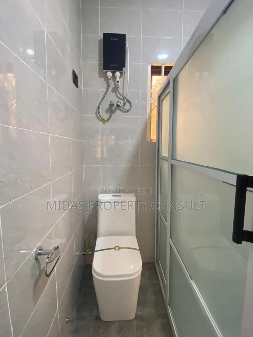 4bdrm House in Kwabenya Acp for sale