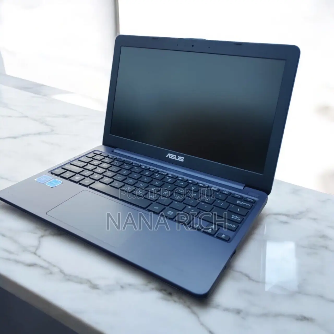Laptop Asus VivoBook E12 E203NA 4GB Intel Pentium SSD 60GB