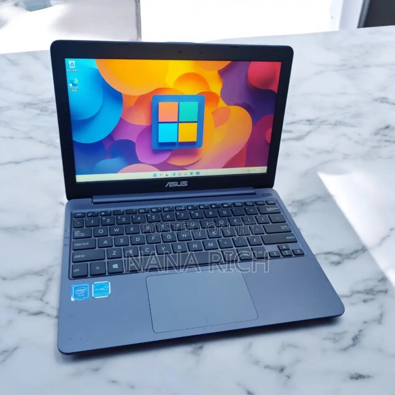 Laptop Asus VivoBook E12 E203NA 4GB Intel Pentium SSD 60GB