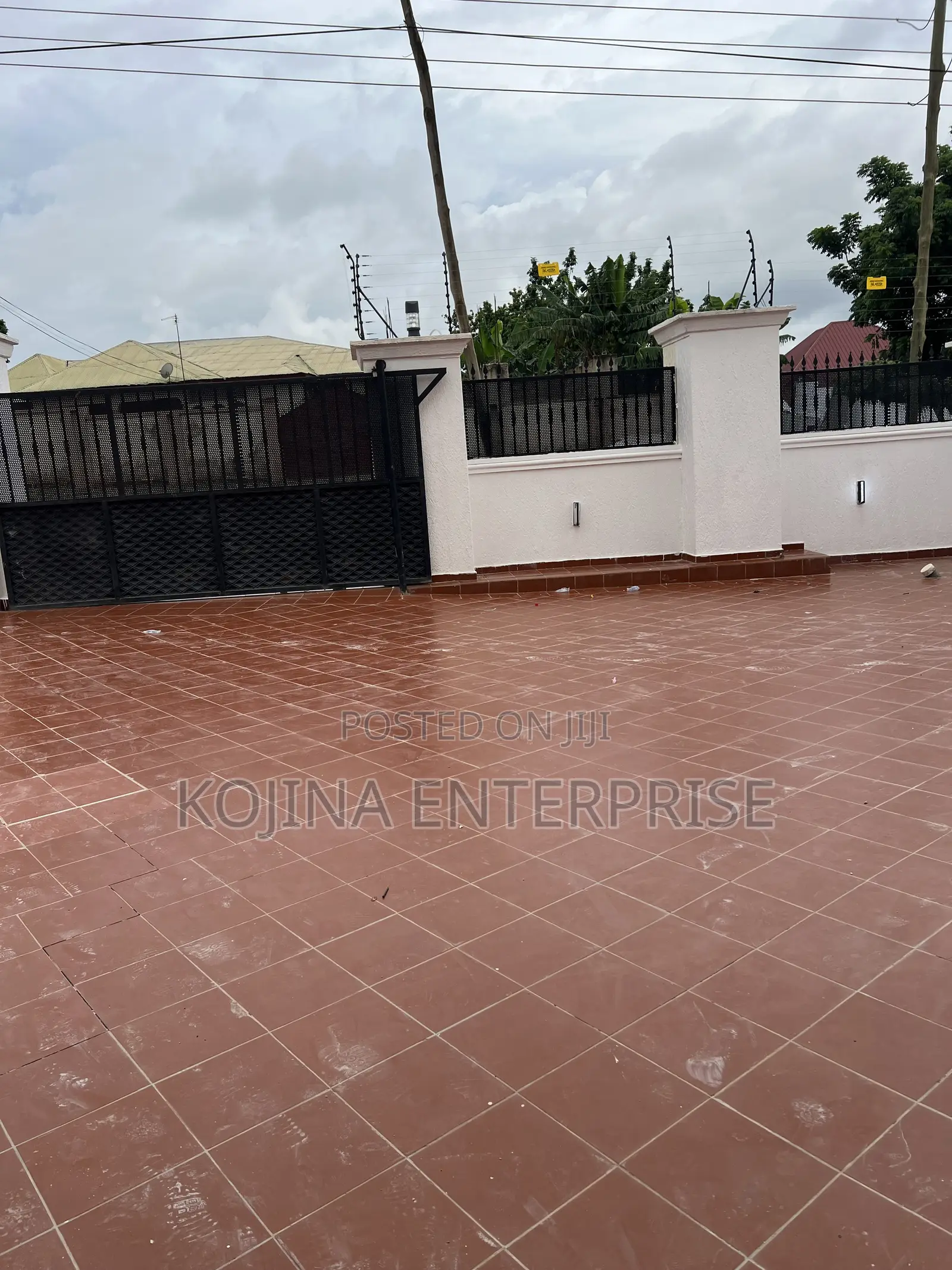 4bdrm Townhouse/Terrace in Daban New Site, Kumasi Metropolitan for sale