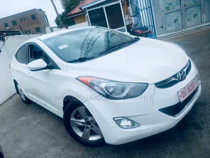 Hyundai Elantra GLS Sedan FWD (1.8L 4cyl 6A) 2013 White