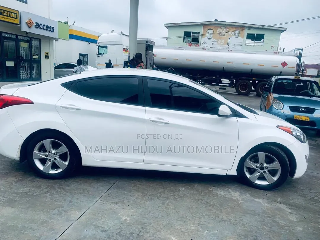 Hyundai Elantra GLS Sedan FWD (1.8L 4cyl 6A) 2013 White