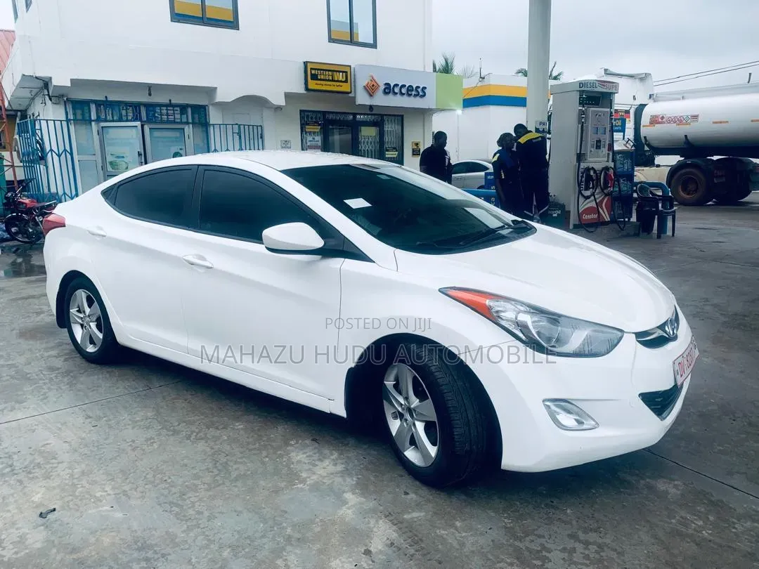 Hyundai Elantra GLS Sedan FWD (1.8L 4cyl 6A) 2013 White